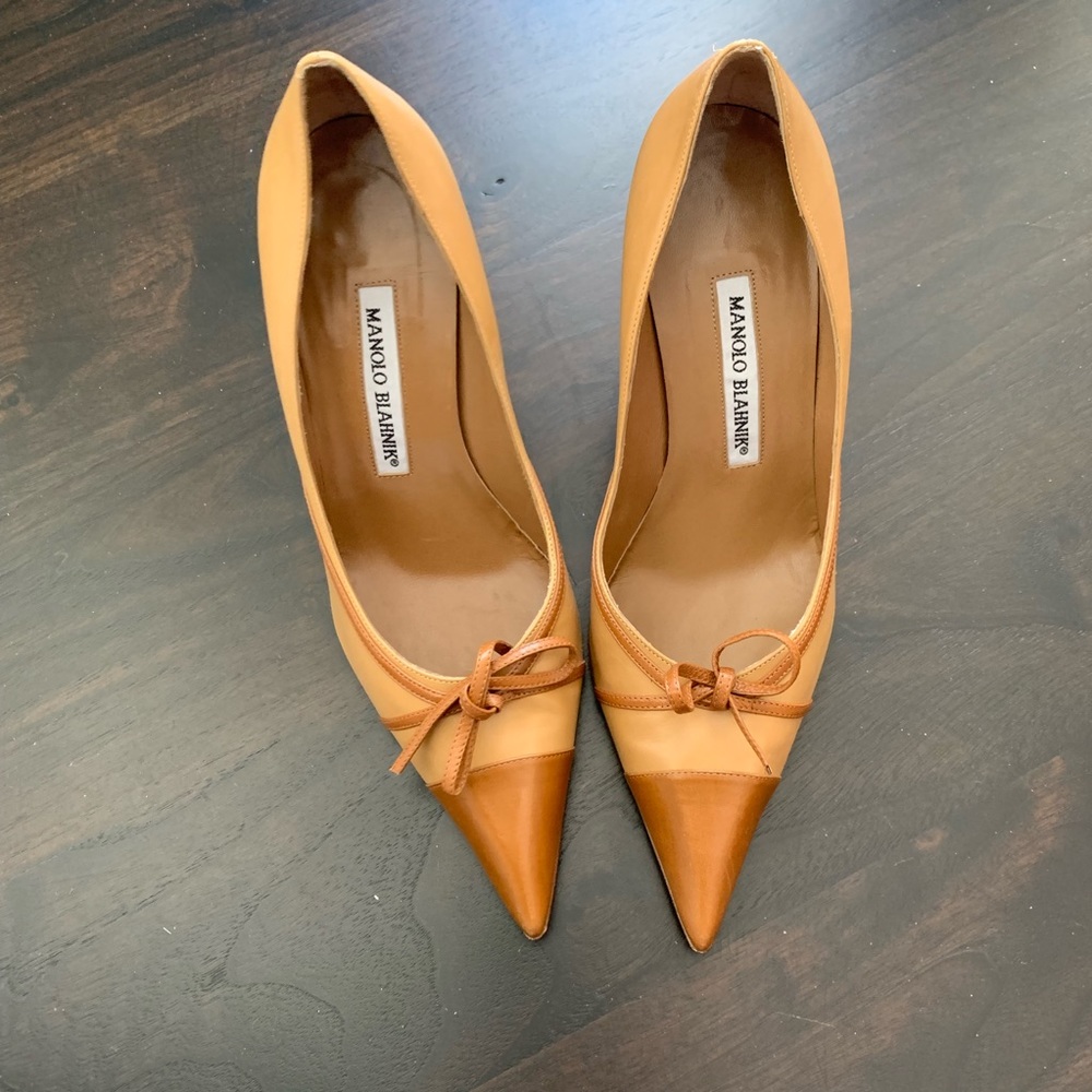 Manolo Blahnik Bow Tie Heels - Picture 2 of 7